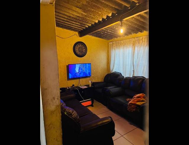7 BEDROOM HOUSE FOR SALE IN TOKOZA